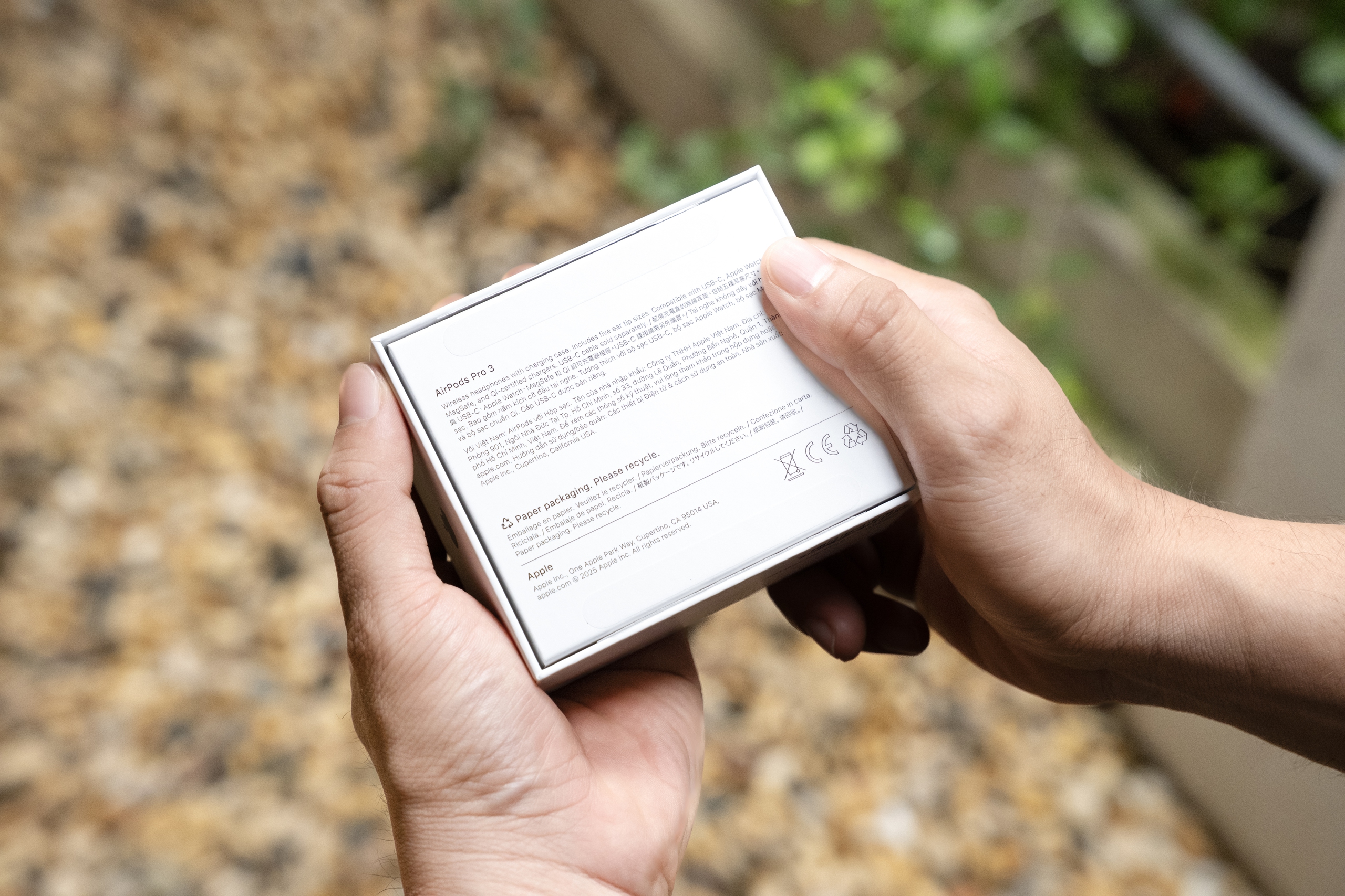 Trải nghiệm nhanh AirPods Pro 3 chính hãng vừa mở bán: Trên tai thoải mái, lần đầu có cảm biến đo nhịp tim- Ảnh 2.