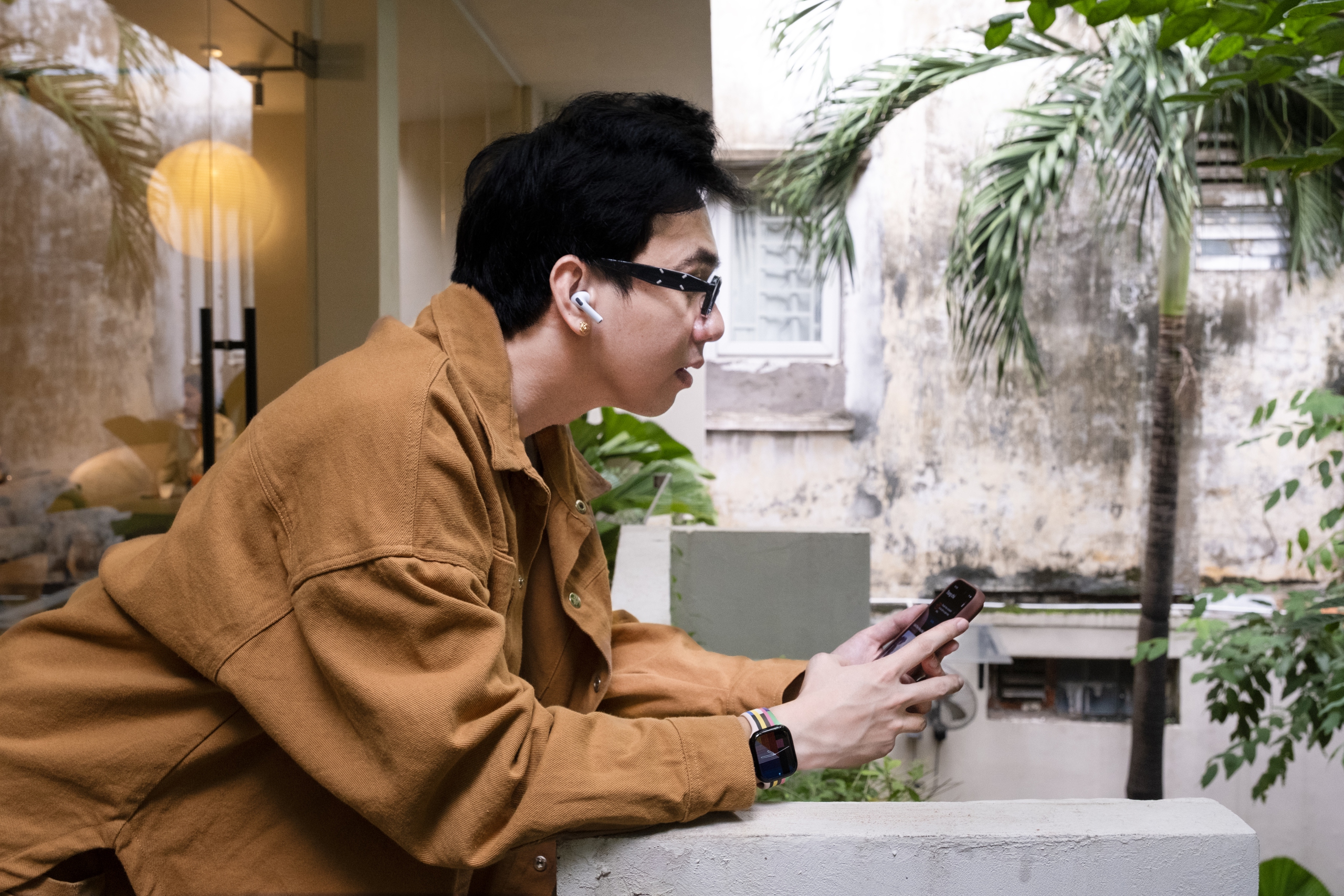 Trải nghiệm nhanh AirPods Pro 3 chính hãng vừa mở bán: Trên tai thoải mái, lần đầu có cảm biến đo nhịp tim- Ảnh 13.