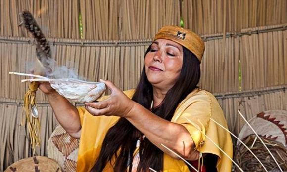 bộ tộc nữ, khám phá thế giới