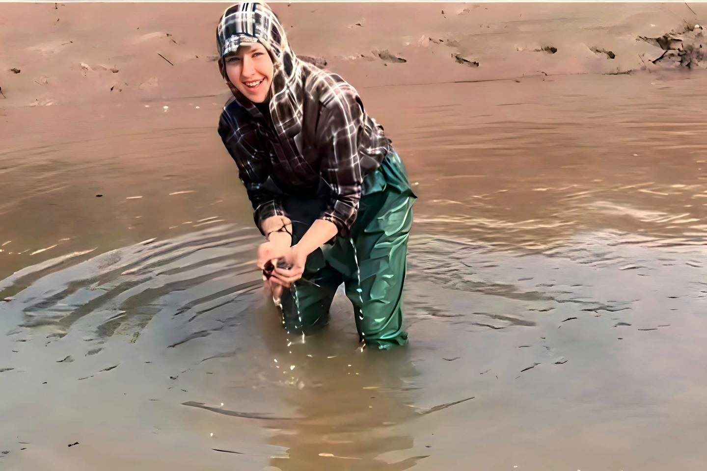 Chồng Thanh Hoá 10 điểm may mắn: Vợ Ukraine lột xác "thành tiên" sau 2 lần sinh nở, xin iPhone 17 "trộm vía" chồng không cho - Ảnh 5. Chồng Thanh Hoá 10 điểm may mắn: Vợ Ukraine lột xác "thành tiên" sau 2 lần sinh nở, xin iPhone 17 "trộm vía" chồng không cho - Ảnh 5.