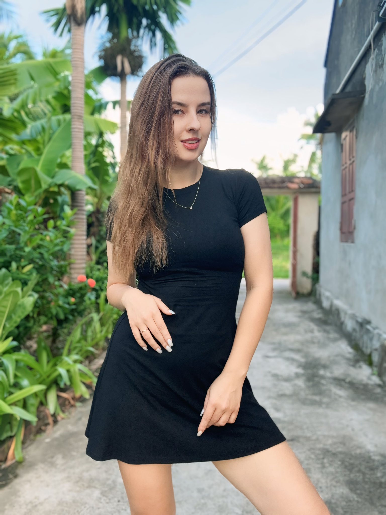 Chồng Thanh Hoá 10 điểm may mắn: Vợ Ukraine lột xác "thành tiên" sau 2 lần sinh nở, xin iPhone 17 "trộm vía" chồng không cho - Ảnh 6. Chồng Thanh Hoá 10 điểm may mắn: Vợ Ukraine lột xác "thành tiên" sau 2 lần sinh nở, xin iPhone 17 "trộm vía" chồng không cho - Ảnh 6.