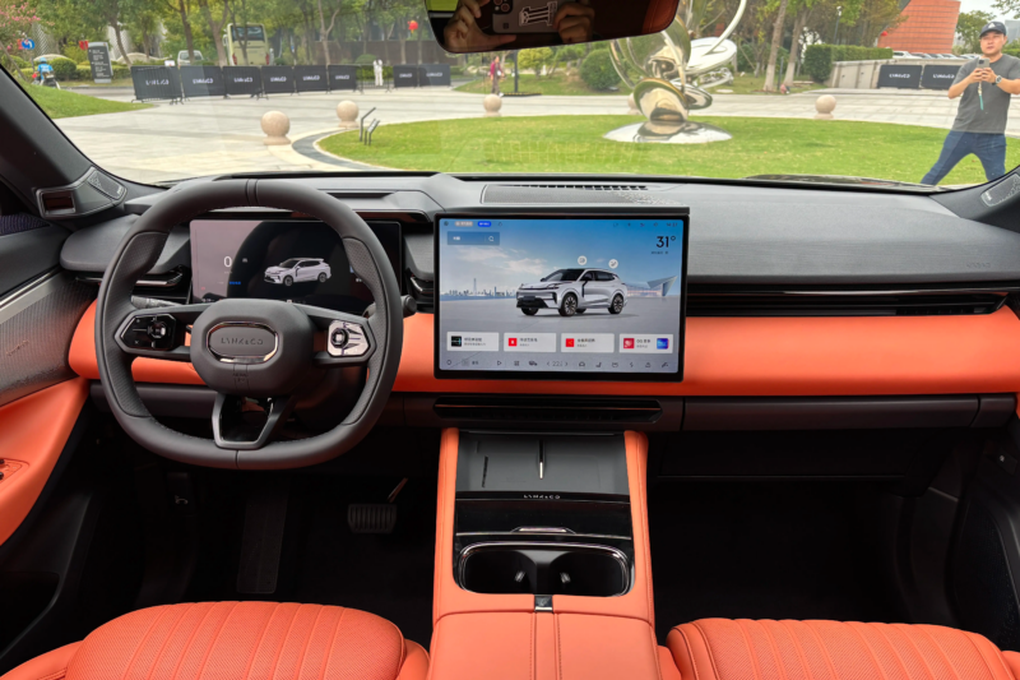 SUV cạnh tranh Everest chưa ra mắt Việt Nam đã nâng cấp tại Trung Quốc - 4