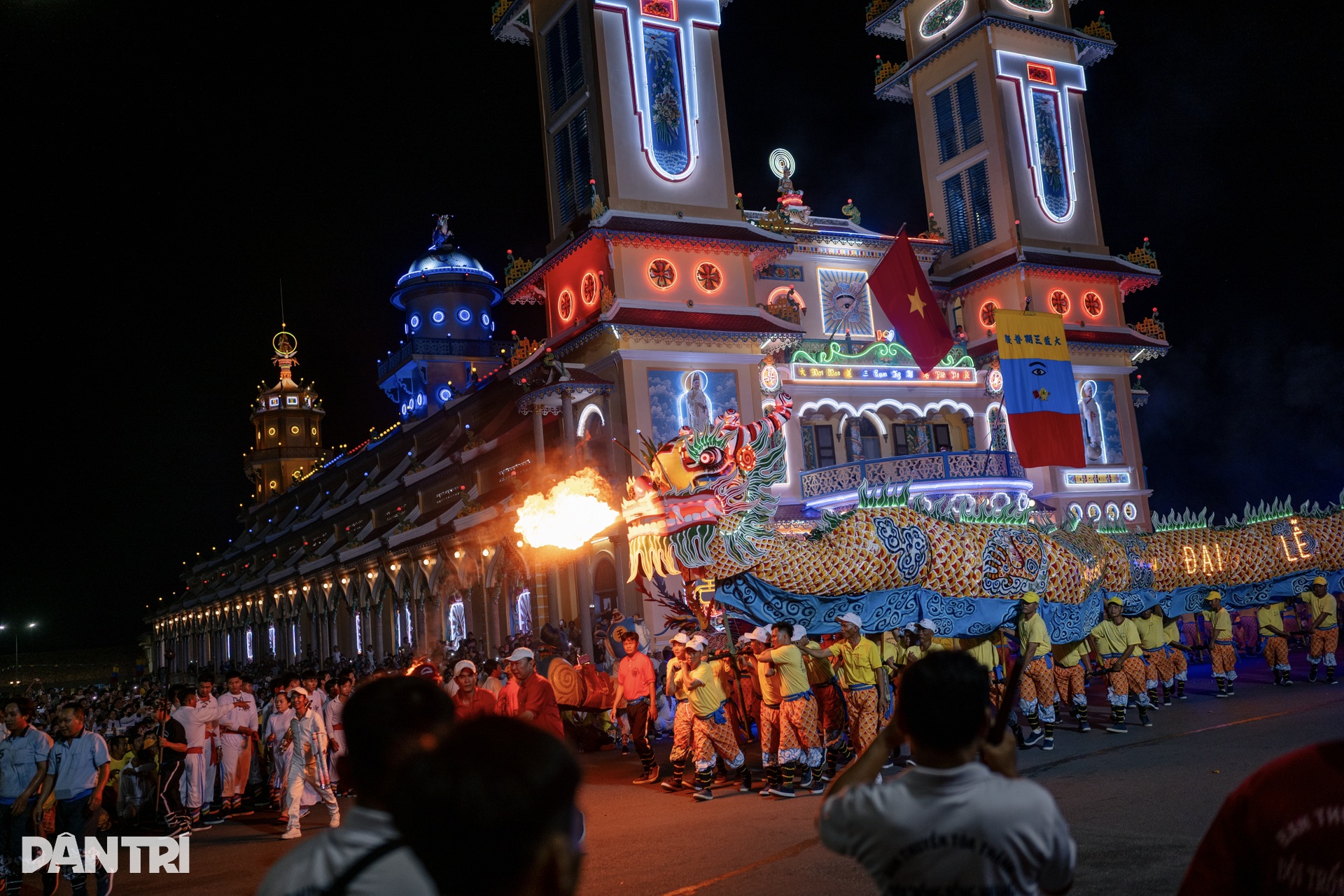 Tây Ninh rực sáng đêm Đại lễ Hội Yến Diêu Trì Cung 2025 - 4