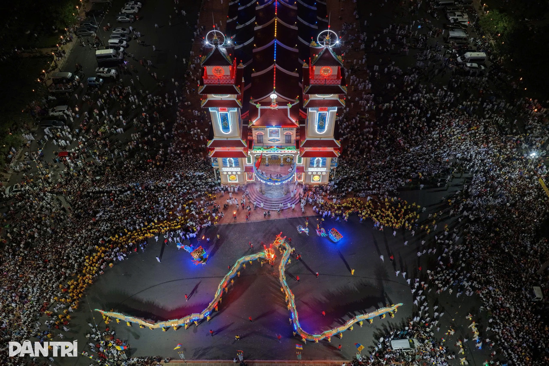 Tây Ninh rực sáng đêm Đại lễ Hội Yến Diêu Trì Cung 2025 - 6