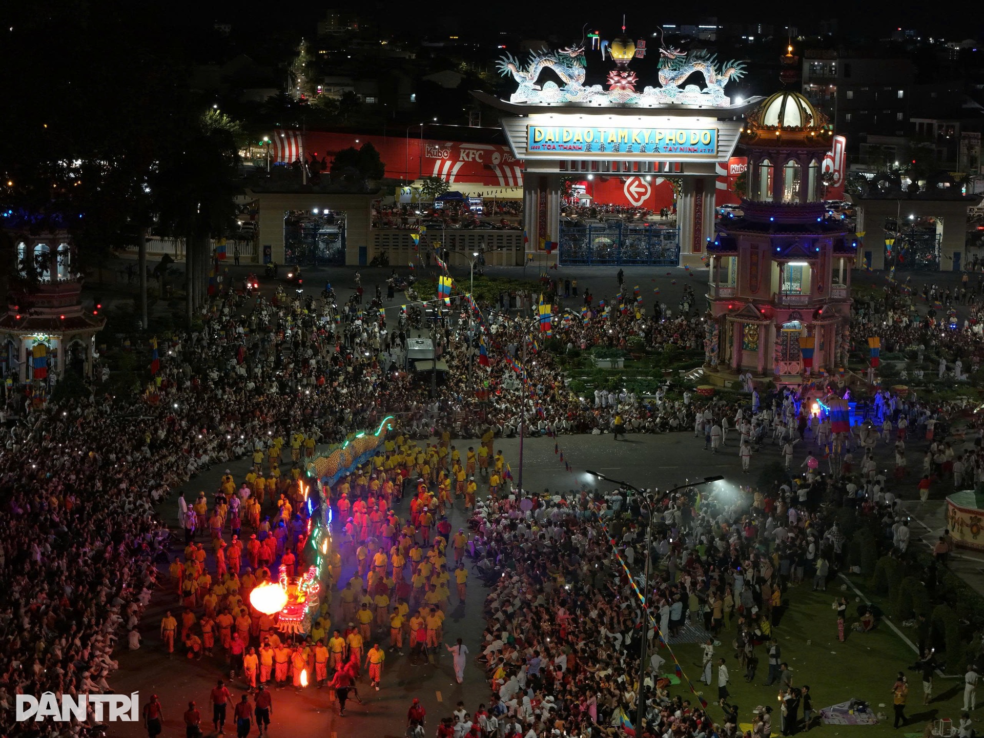 Tây Ninh rực sáng đêm Đại lễ Hội Yến Diêu Trì Cung 2025 - 9