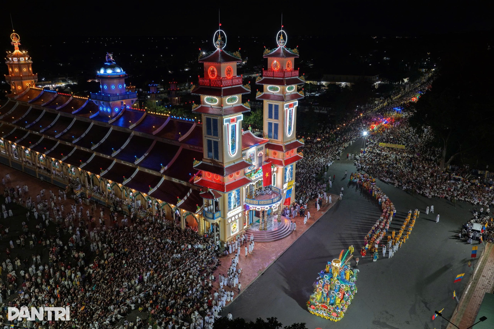 Tây Ninh rực sáng đêm Đại lễ Hội Yến Diêu Trì Cung 2025 - 10