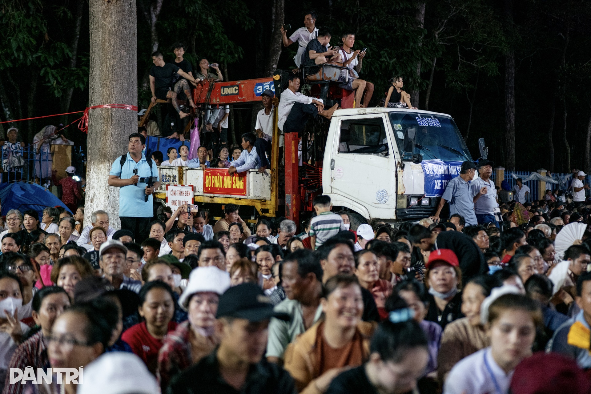 Tây Ninh rực sáng đêm Đại lễ Hội Yến Diêu Trì Cung 2025 - 11