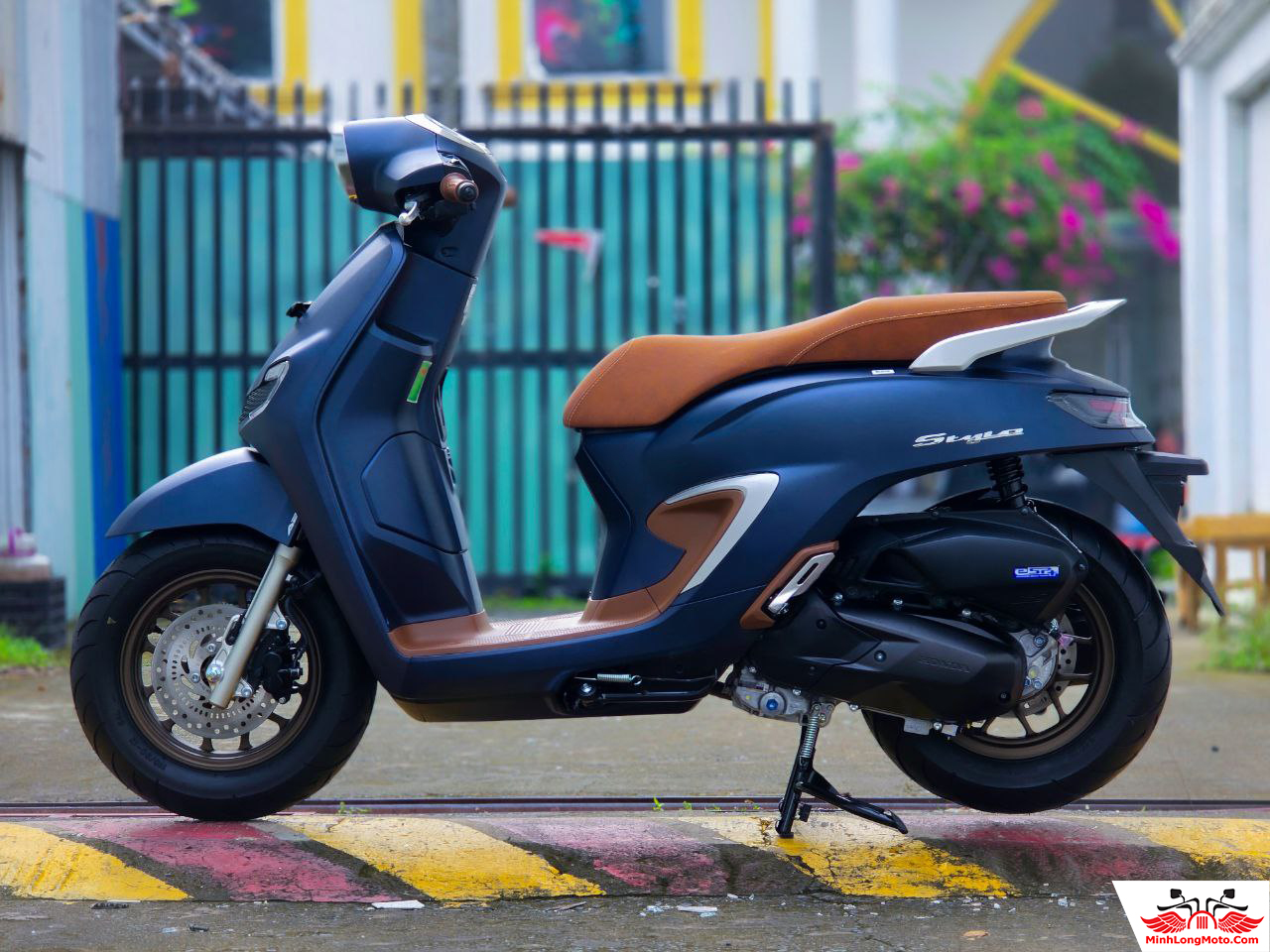 Vừa về đại lý bản đời mới của xe ga Honda đẹp như Vespa: 1 lít xăng đi 45km, có phanh Vừa về đại lý bản đời mới của xe ga Honda đẹp như Vespa: 1 lít xăng đi 45km, có phanh