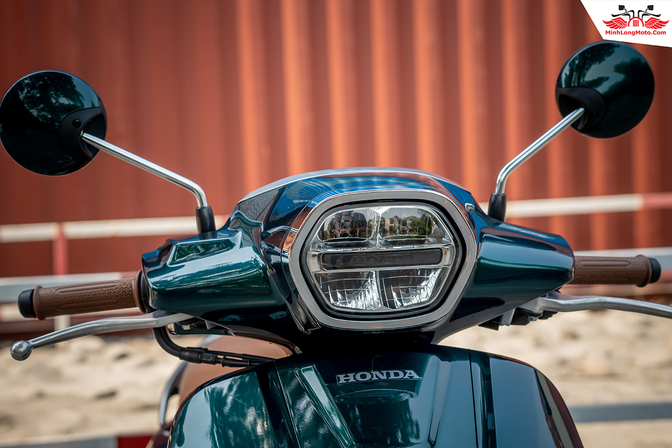 Vừa về đại lý bản đời mới của xe ga Honda đẹp như Vespa: 1 lít xăng đi 45km, có phanh Vừa về đại lý bản đời mới của xe ga Honda đẹp như Vespa: 1 lít xăng đi 45km, có phanh