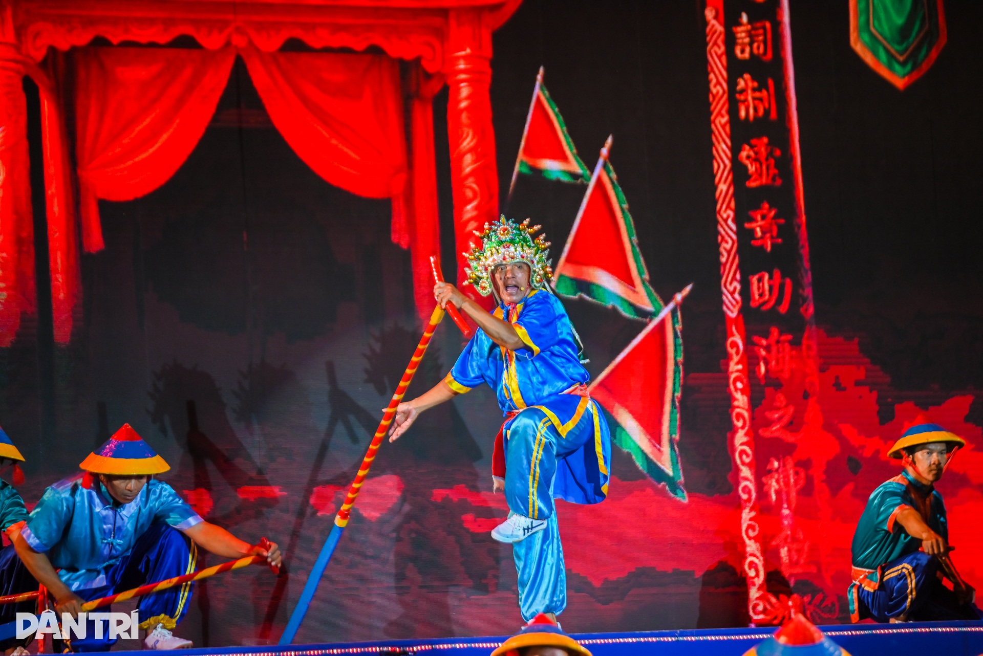  Rực rỡ đêm khai mạc Lễ hội Nghinh Ông Cần Giờ 2025 - 10