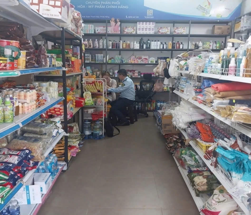 Liên tiếp phát hiện hàng nhập lậu “đội lốt” đường Thái Lan ở Đà Nẵng - Ảnh 2.