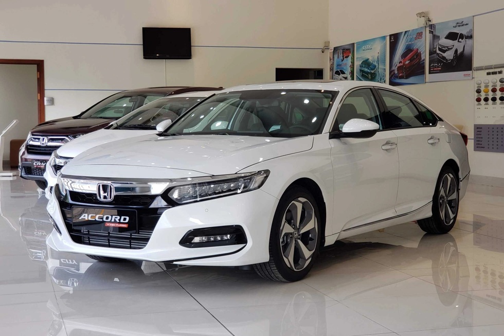 Mazda6 ngừng bán tại Việt Nam, tương lai Honda Accord ra sao? - 2