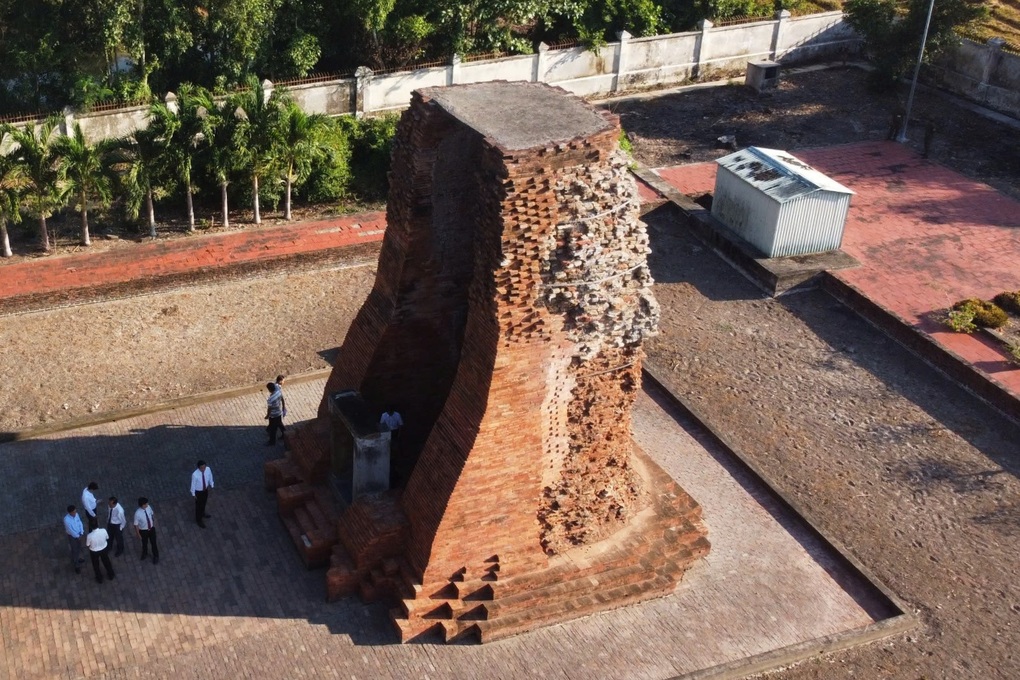 Khu tháp cổ nghìn năm tuổi... mưa lớn là ngập: Phương án bảo vệ ra sao? - 3