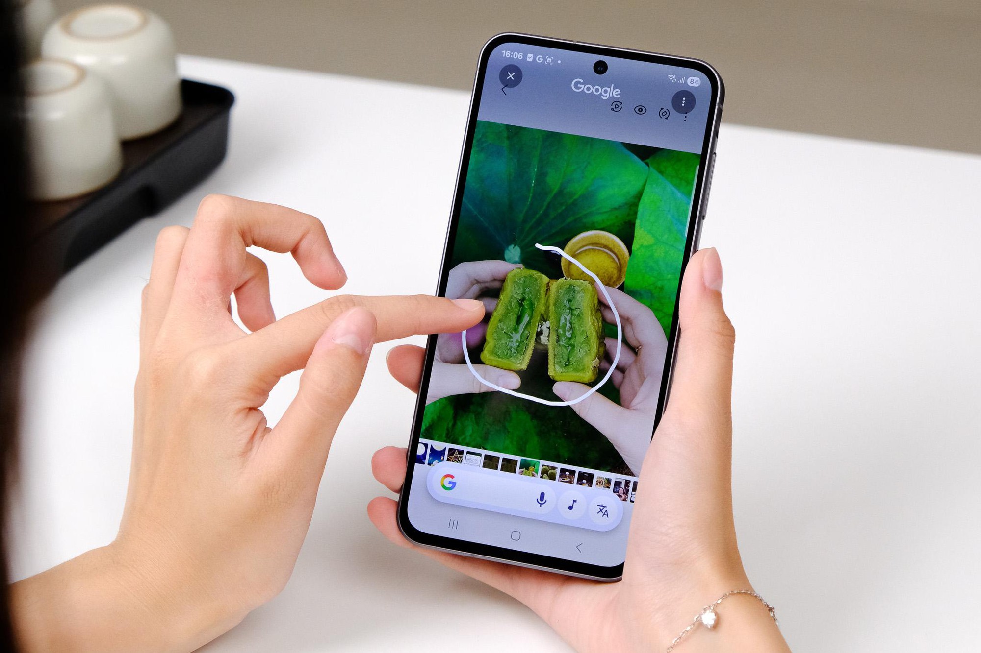 Thưởng vị Đoàn viên chuẩn gu cả nhà: Chọn bánh Trung thu dễ dàng cùng Gemini Live trên Galaxy A56 5G- Ảnh 3.