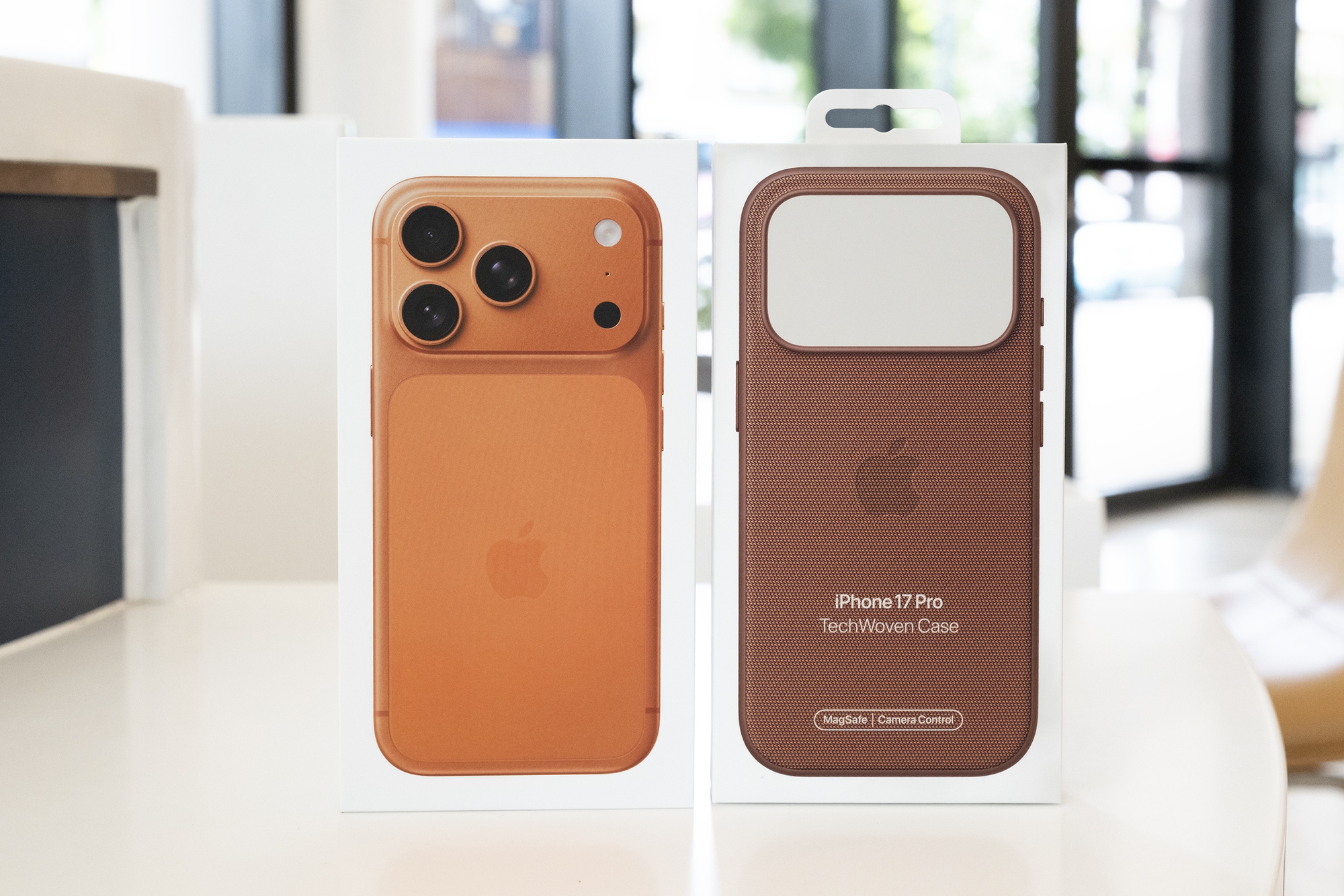 Đây là ảnh thực tế iPhone 17 Pro đang 