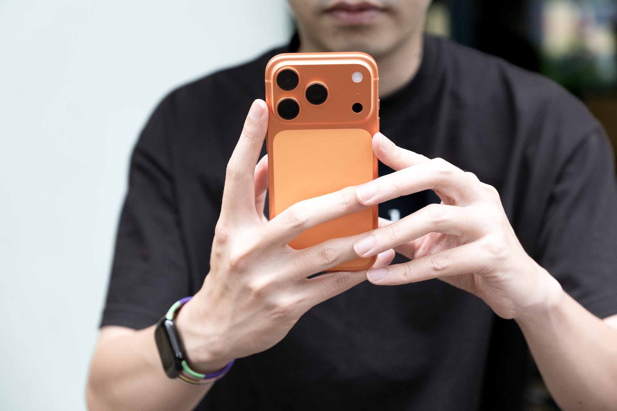 Đây là ảnh thực tế iPhone 17 Pro đang 