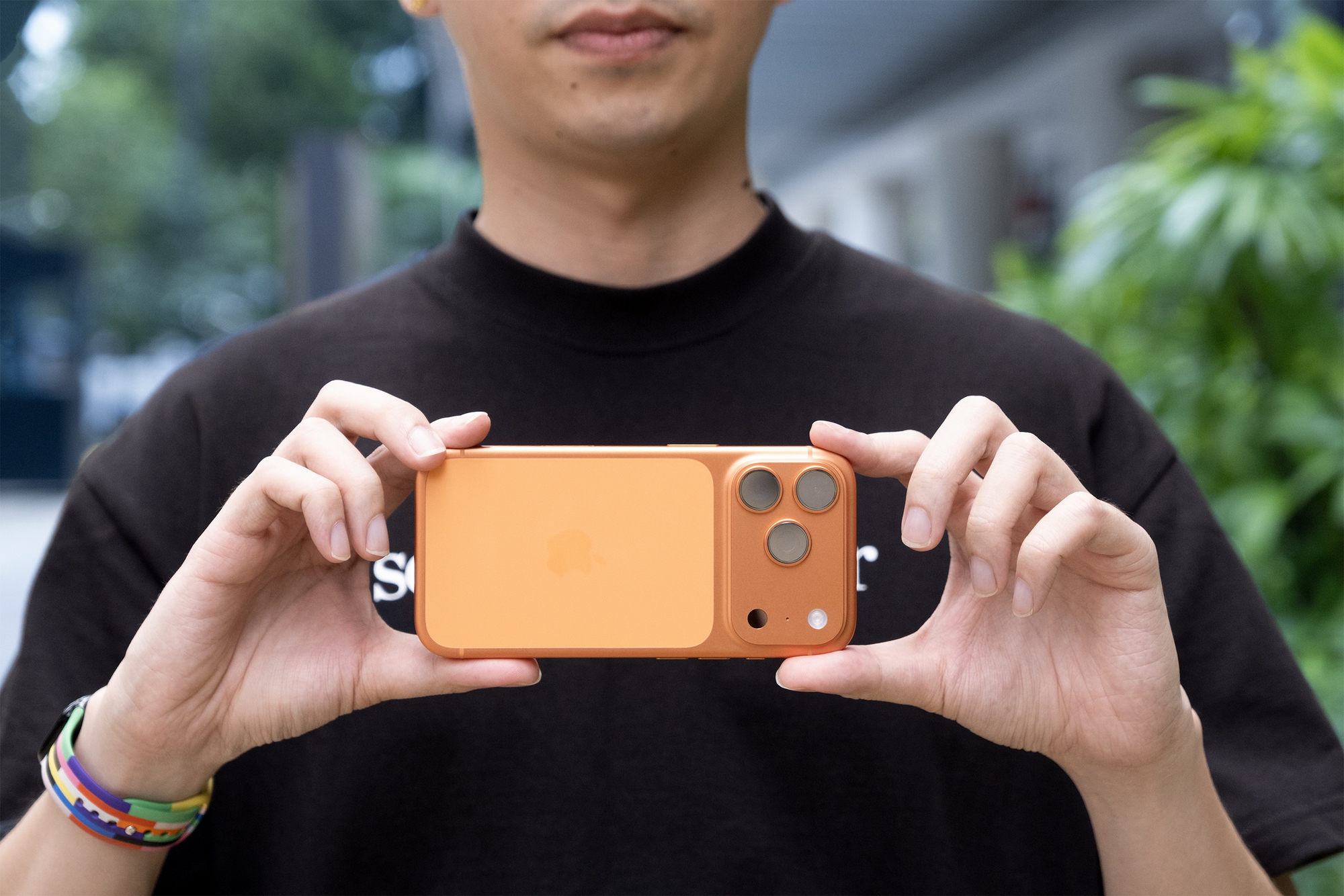 Đây là ảnh thực tế iPhone 17 Pro đang 