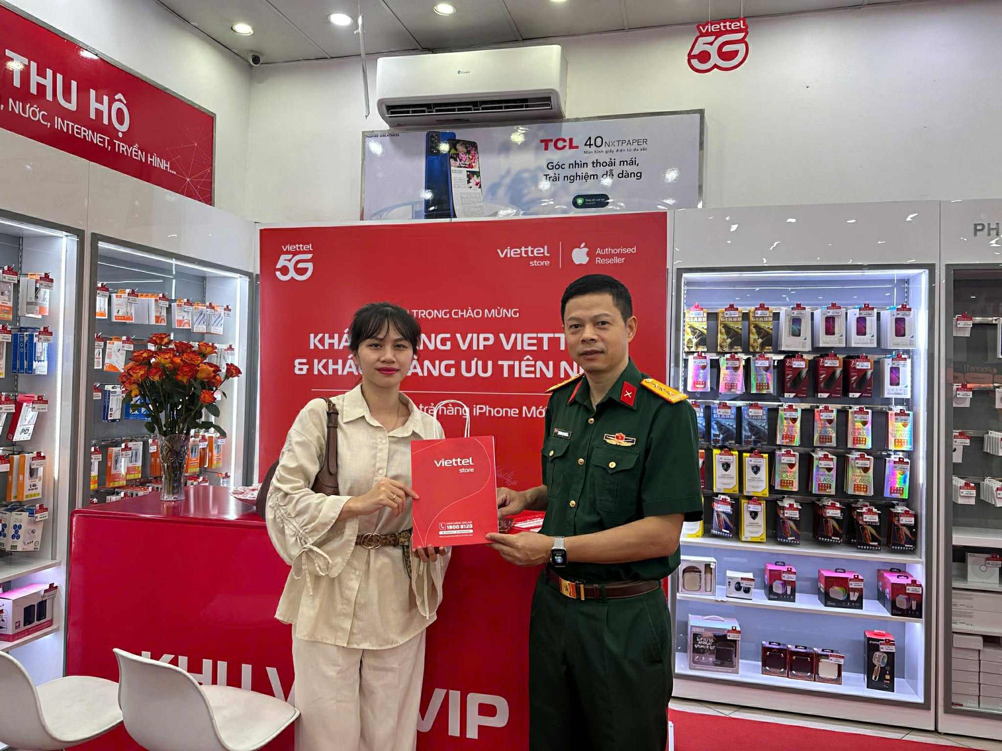 Khách hàng Việt được nhận iPhone 17 sớm hơn cả Mỹ, các đại lý sốt xình xịch, màu cam chiếm sóng!- Ảnh 9.