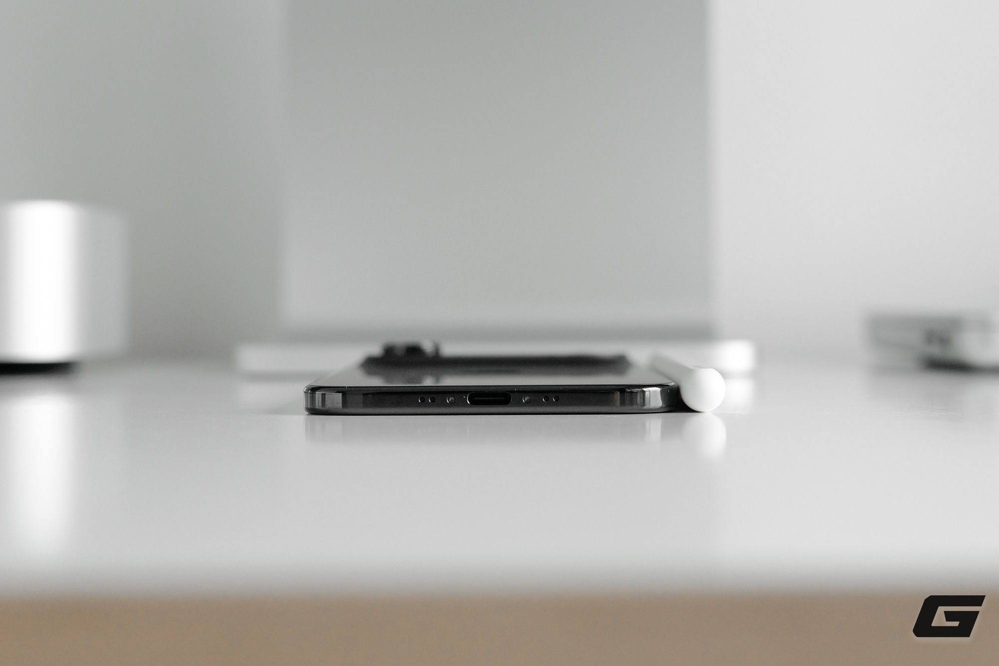 Bạn sẽ khó tin độ mỏng của iPhone Air cho tới khi xem những hình này!- Ảnh 9.