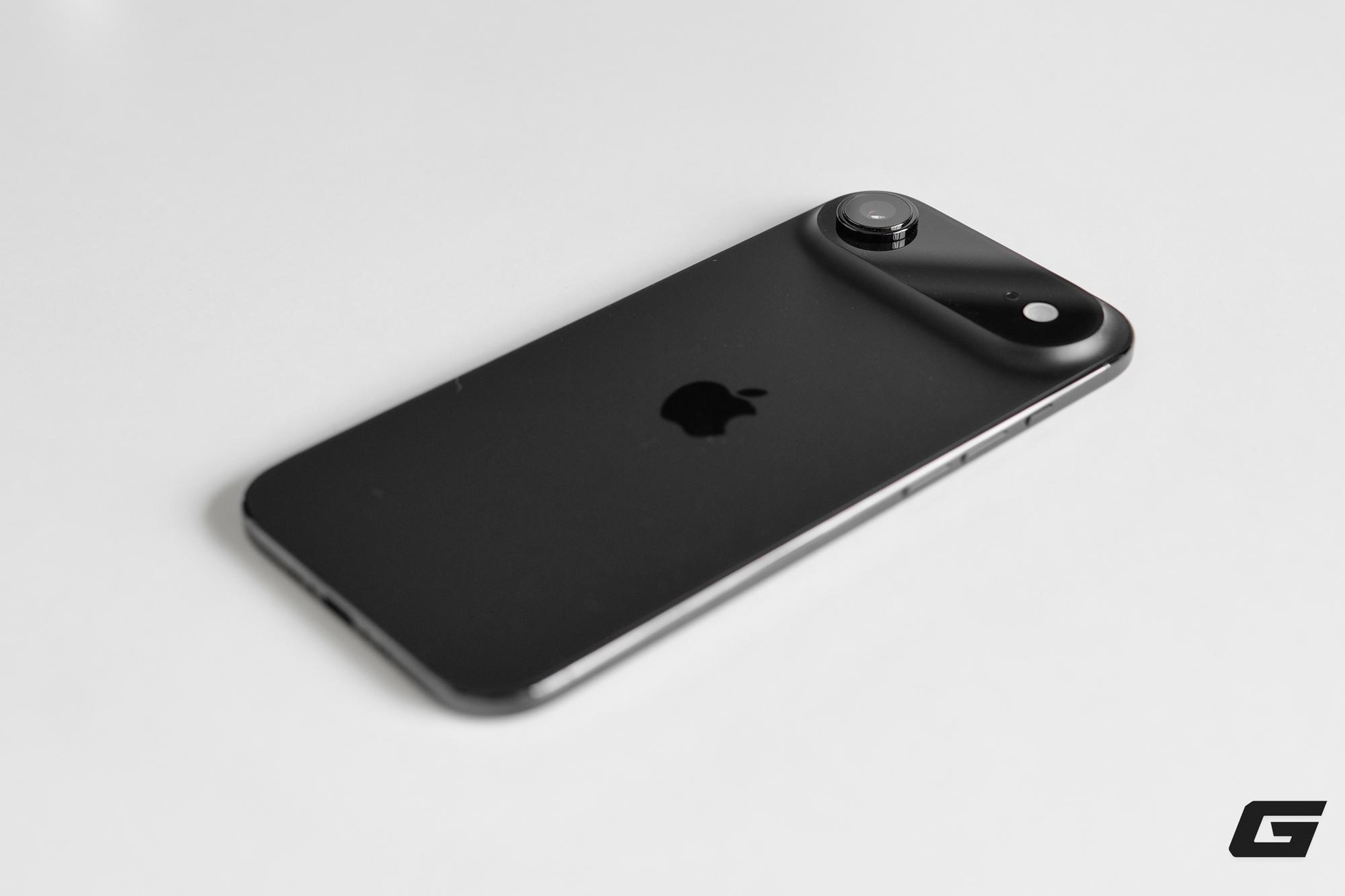 Bạn sẽ khó tin độ mỏng của iPhone Air cho tới khi xem những hình này!- Ảnh 15.