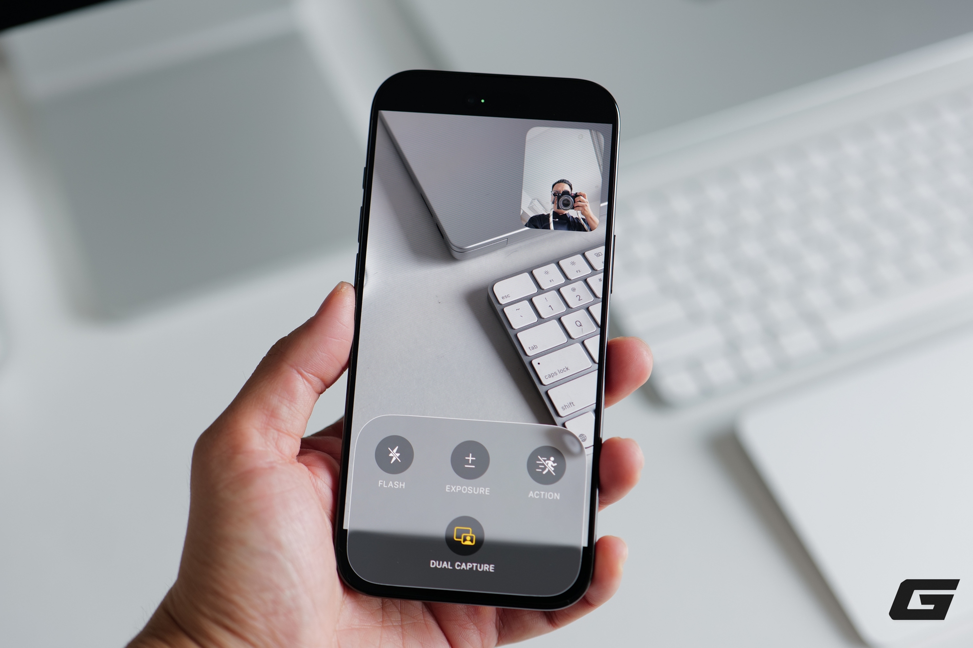 Mở hộp iPhone 17 chính hãng màu xanh cực đẹp: Chiếc iPhone có nhiều nâng cấp đáng giá nhất!- Ảnh 14. Mở hộp iPhone 17 chính hãng màu xanh cực đẹp: Chiếc iPhone có nhiều nâng cấp đáng giá nhất!- Ảnh 14.