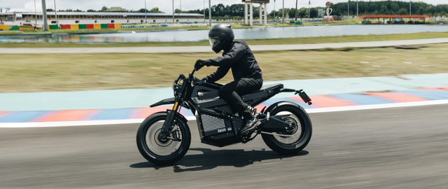 Xe máy điện Honda mới toanh vừa ra mắt: Khỏe ngang xe 1000 cc, sạc nhanh chỉ 30 phút, dáng cực đẹp- Ảnh 10.