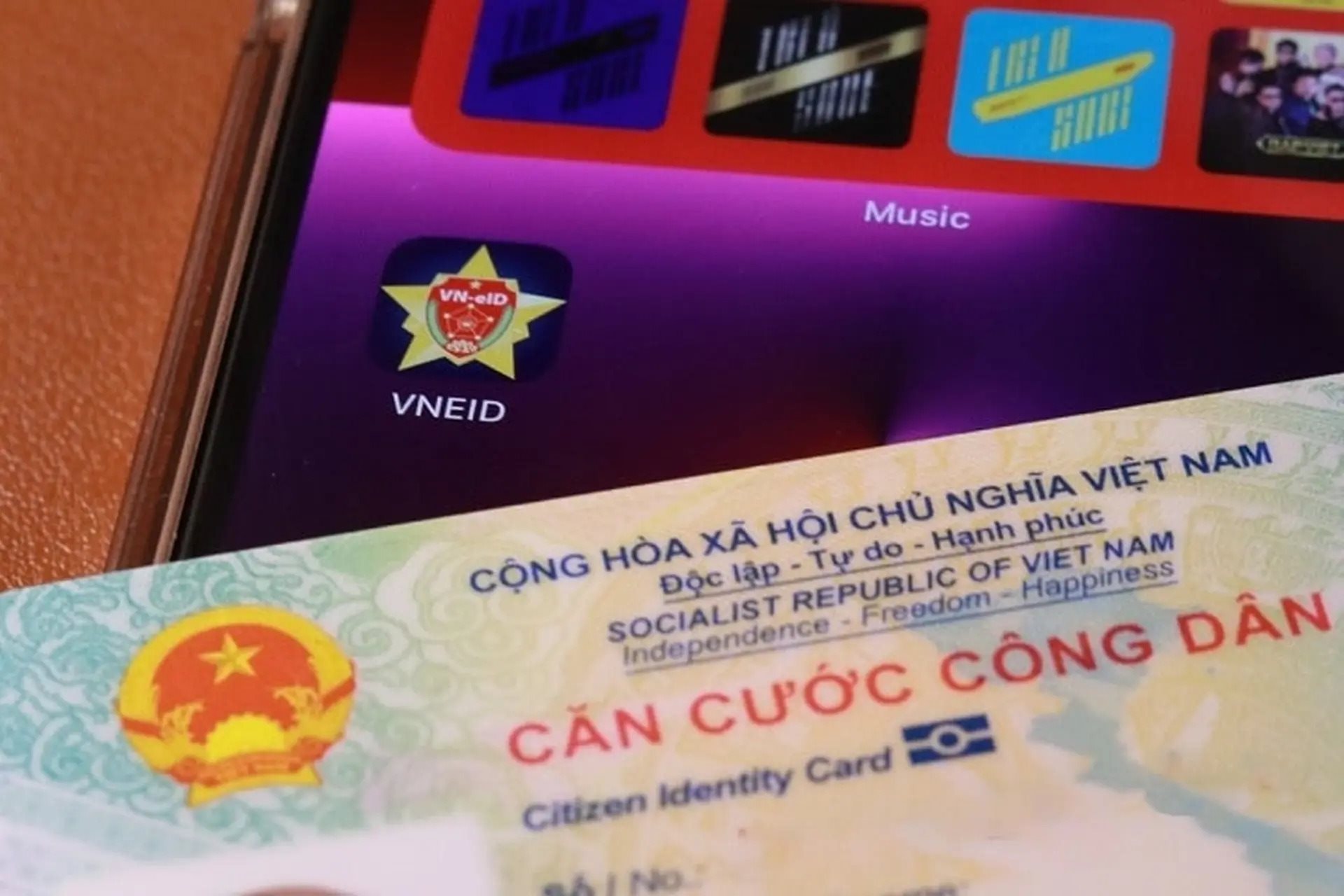 Từ nay đến cuối năm, VNeID sẽ có thêm loạt thay đổi quan trọng tác động đến hàng triệu người dân, cập nhật ngay để không bỏ lỡ quyền lợi!- Ảnh 2.