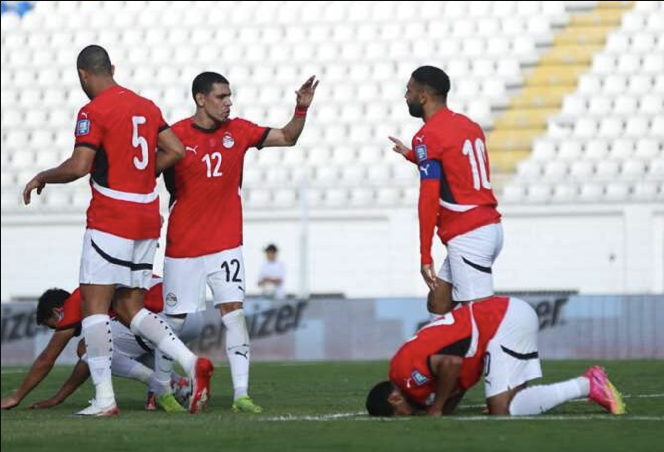 Salah tỏa sáng với cú đúp, Ai Cập giành vé sớm dự World Cup 2026 2 Salah chói sáng với cú đúp, Ai Cập giành vé sớm dự World Cup 2026 - Ảnh 2.