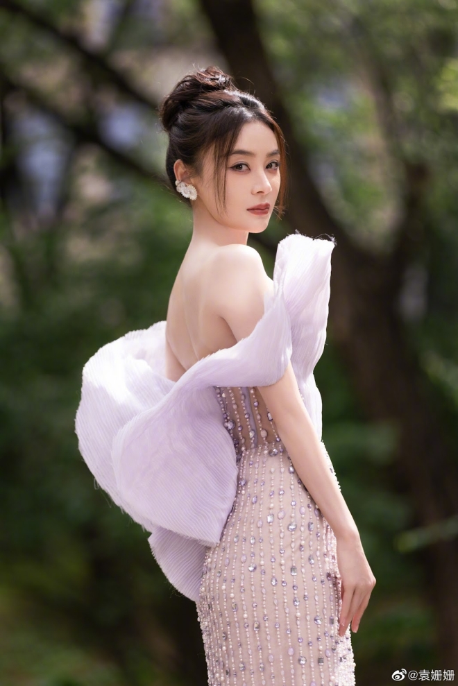 Tự lực cố gắng, Viên San San của hiện tại có những thành công nhất định.