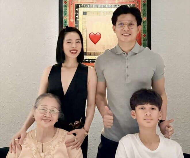 Lâm Bảo Châu thân thiết bên gia đình của bạn gái.