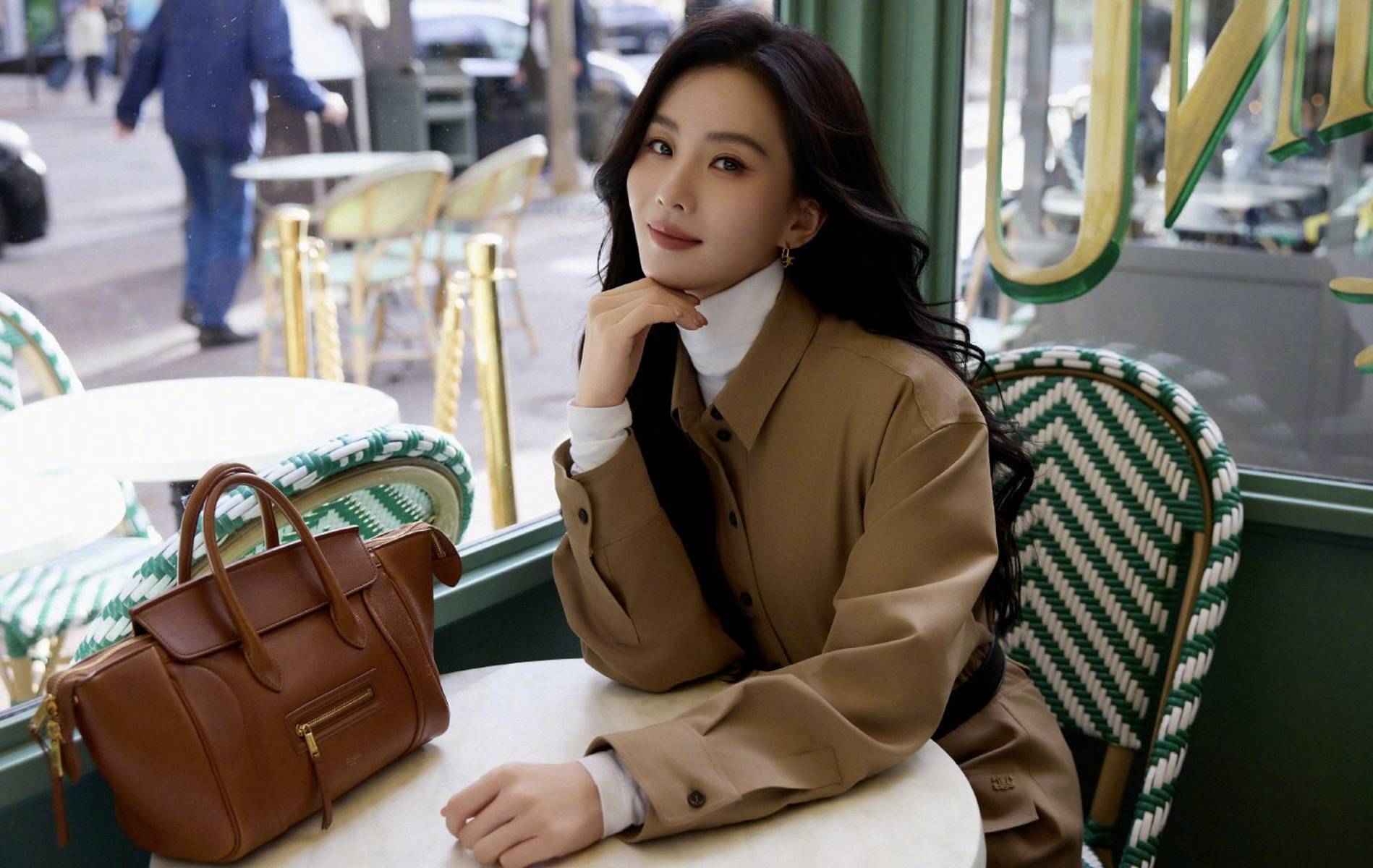 Tiết Hàn Lộ nên mặc màu nâu: Vì sao sắc “đất” lại hợp mùa và hợp vía đến vậy?- Ảnh 11.