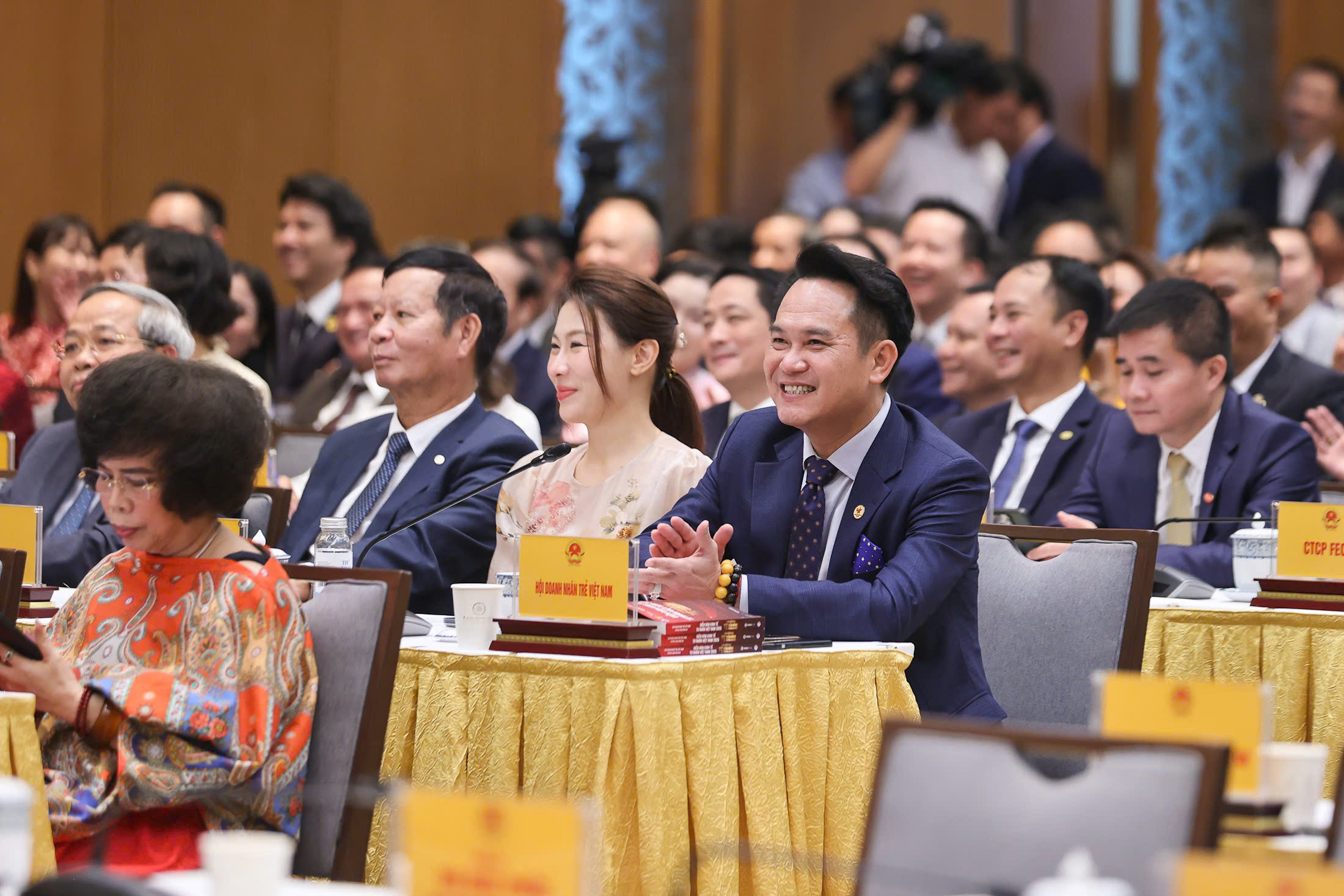 Thủ tướng: Doanh nhân Việt Nam phải 'bước dài hơn, tiến xa hơn'- Ảnh 2.