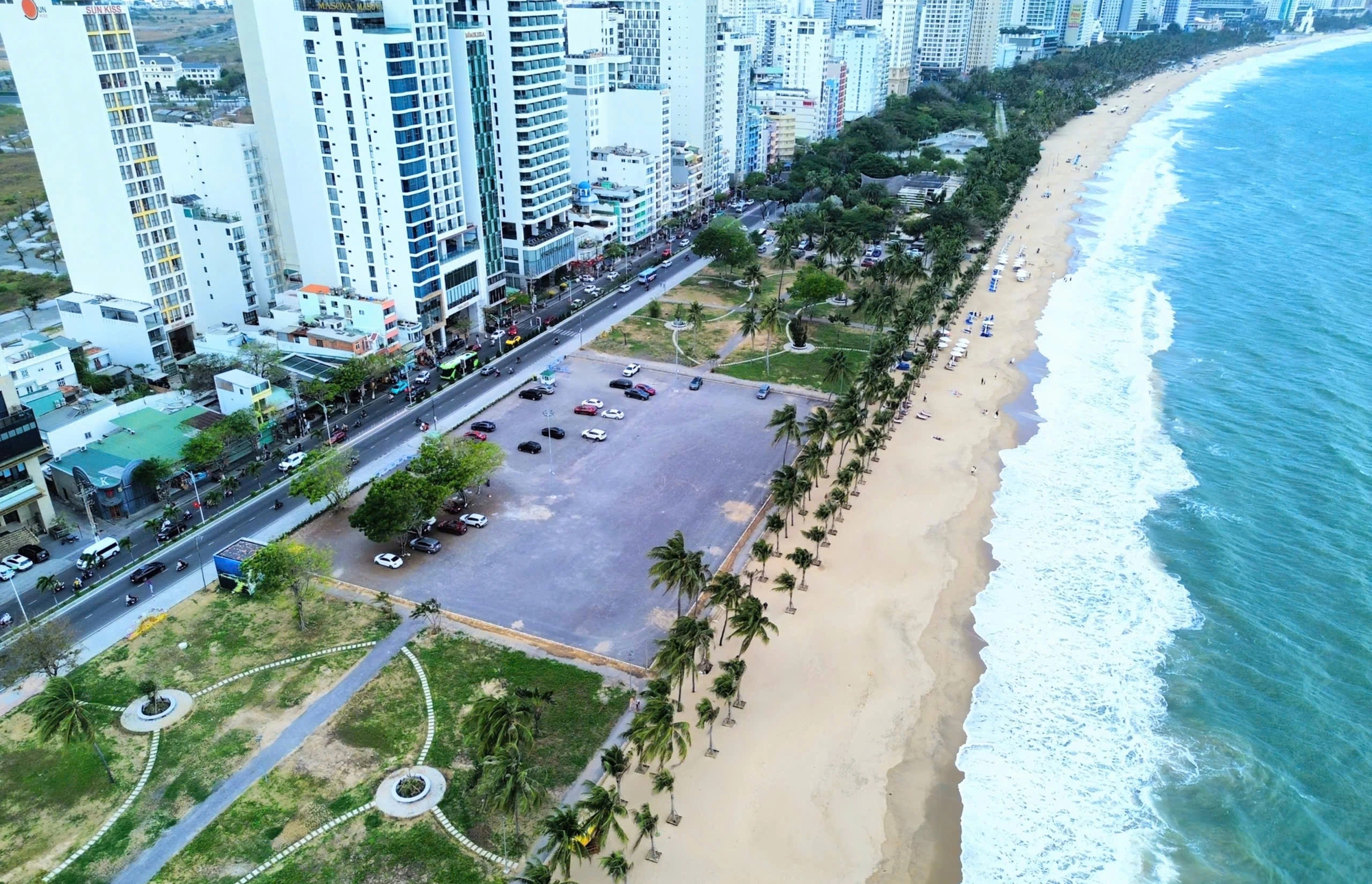 Khánh Hòa đấu giá khu đất vàng ven biển Trần Phú phục vụ cộng đồng - Ảnh 2.