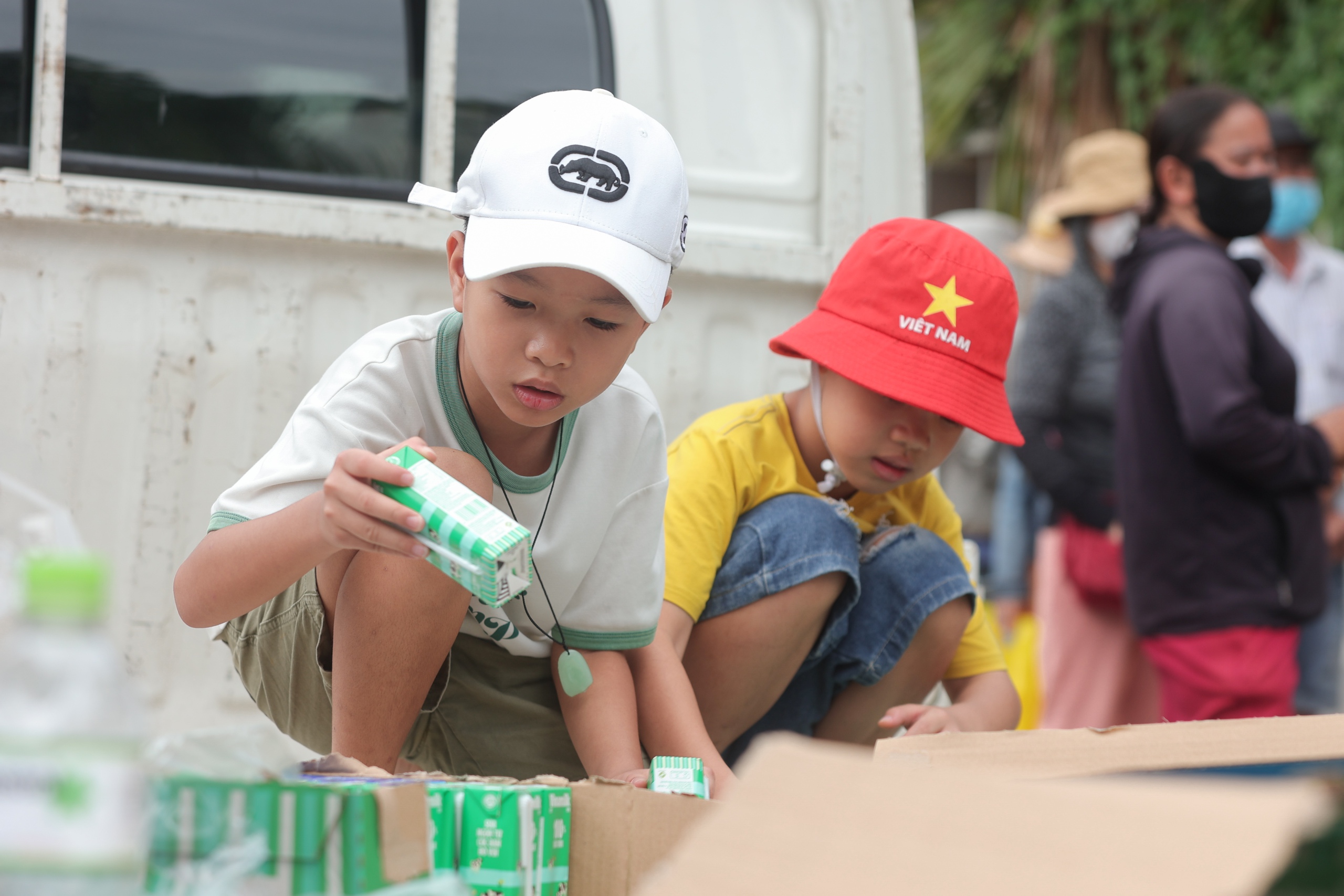 TP.HCM nghĩa tình: Thầy giáo dạy nhạc mở bếp ăn thiện nguyện Đô Thăng gieo thiện lành- Ảnh 4. TP.HCM nghĩa tình: Thầy giáo dạy nhạc mở bếp ăn thiện nguyện Đô Thăng gieo thiện lành- Ảnh 4.