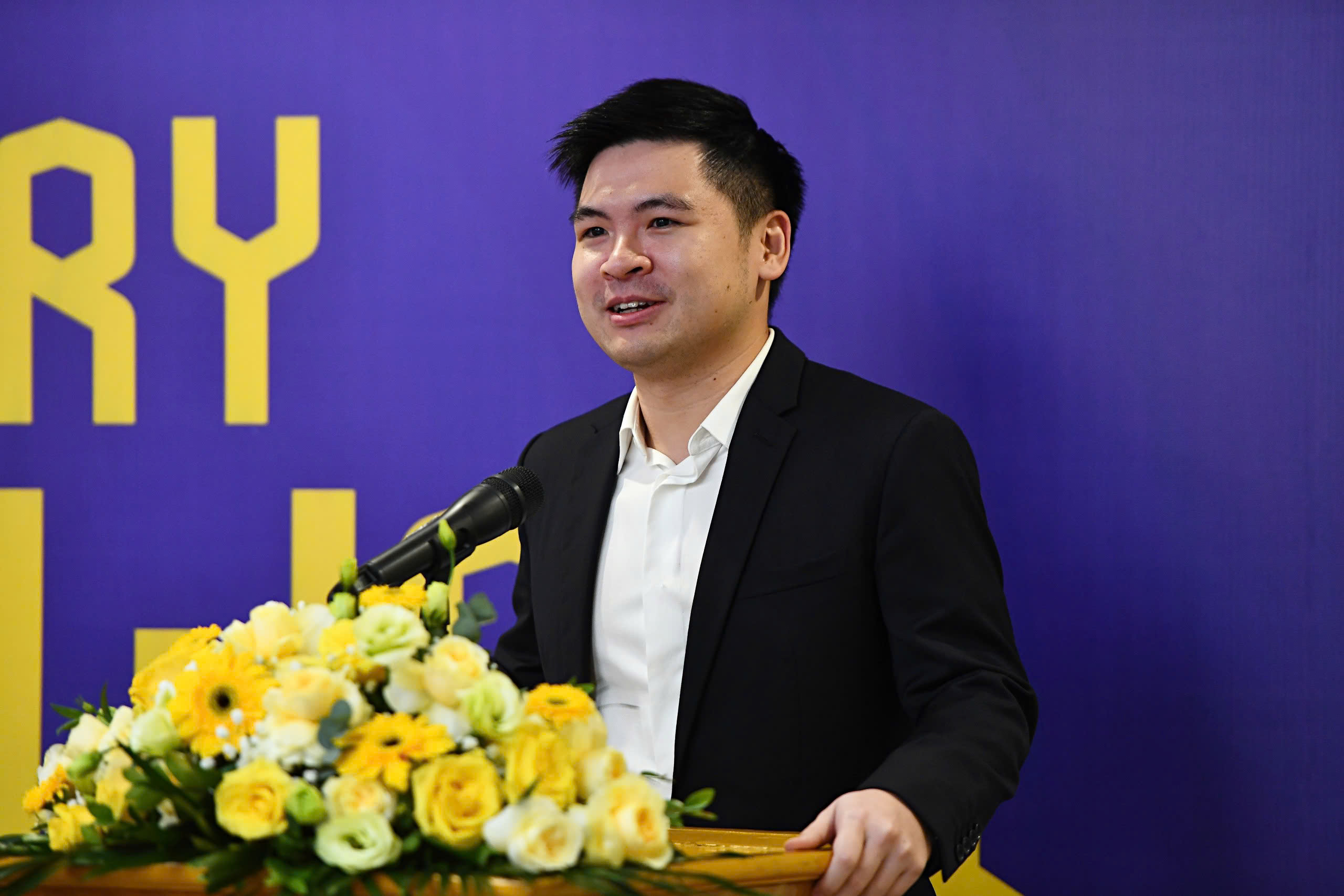 HLV Hà Nội Harry Kewell: ‘Có Robbie Fowler là bạn thân, tôi sẽ hiểu hơn bóng đá châu Á’ - Ảnh 3.