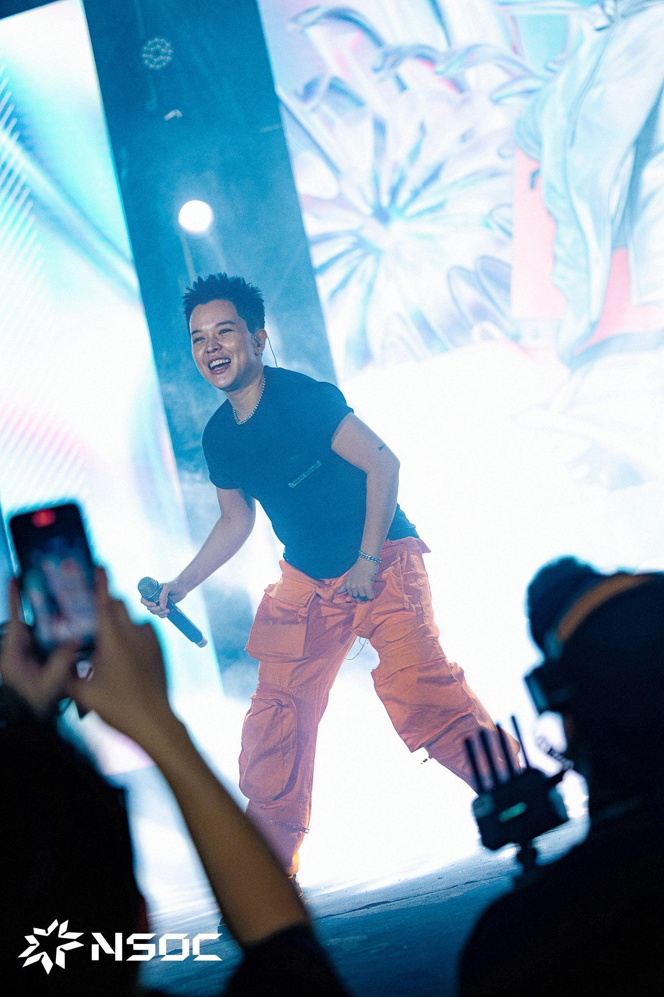 Wake-up 247 tiếp năng lượng cho sinh viên “bùng nổ” cùng NSOC 2025- Ảnh 6.