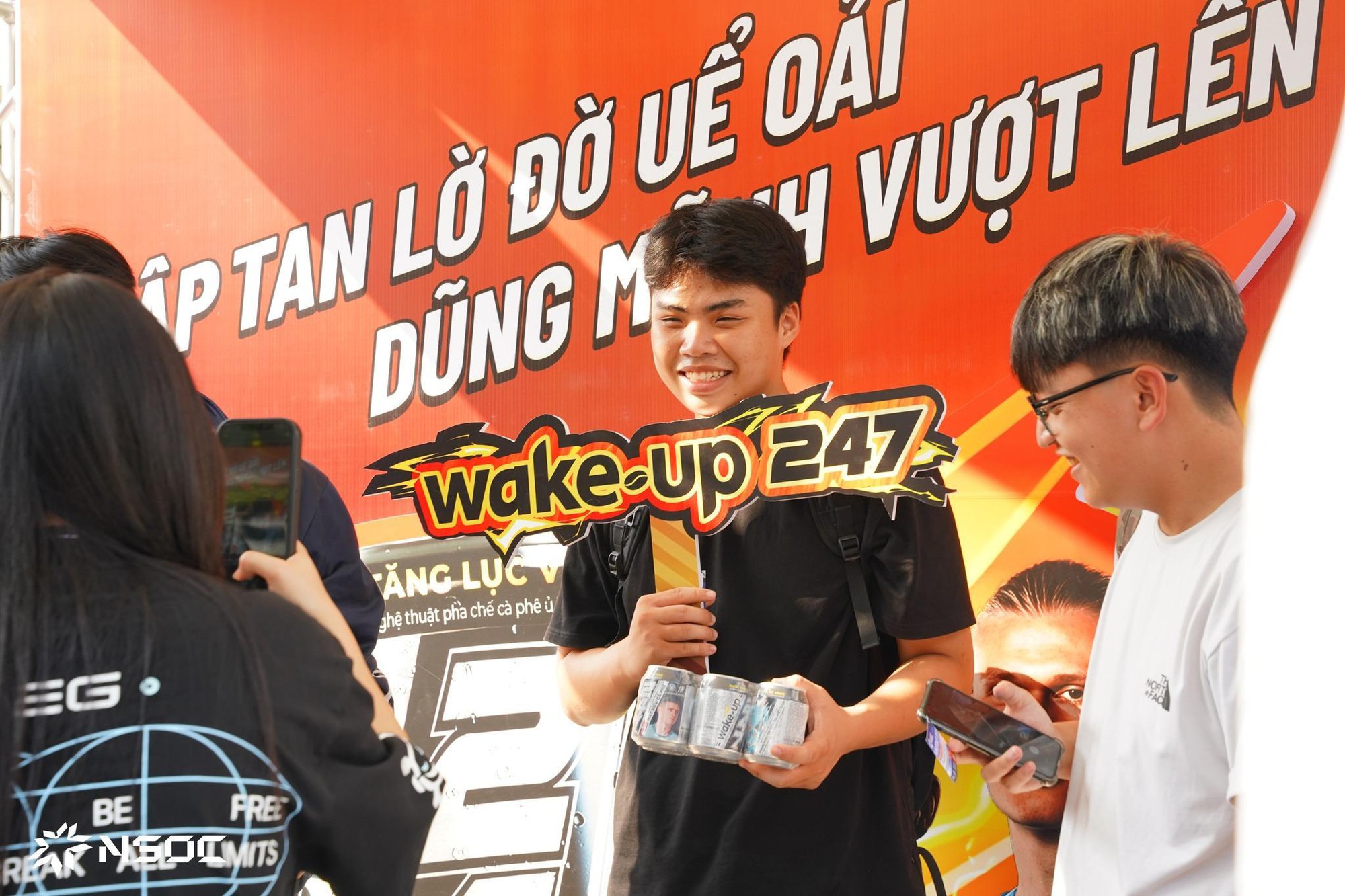 Wake-up 247 tiếp năng lượng cho sinh viên “bùng nổ” cùng NSOC 2025- Ảnh 13.
