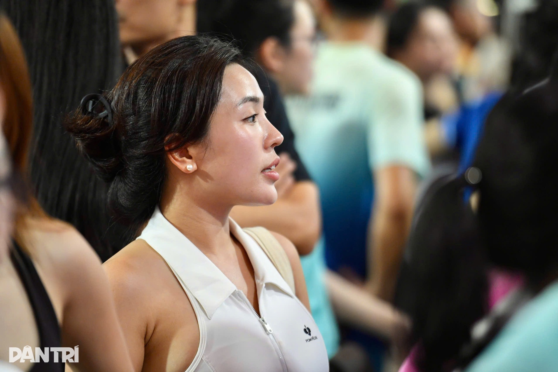 Cổ động viên xinh đẹp làm tăng sức nóng tại giải pickleball báo Dân trí - 2