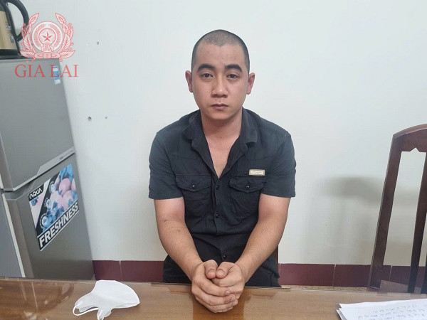 Ngổn ngang hiện trường vụ ô tô lao vào quán nhậu khiến 1 người tử vong - Ảnh 2.