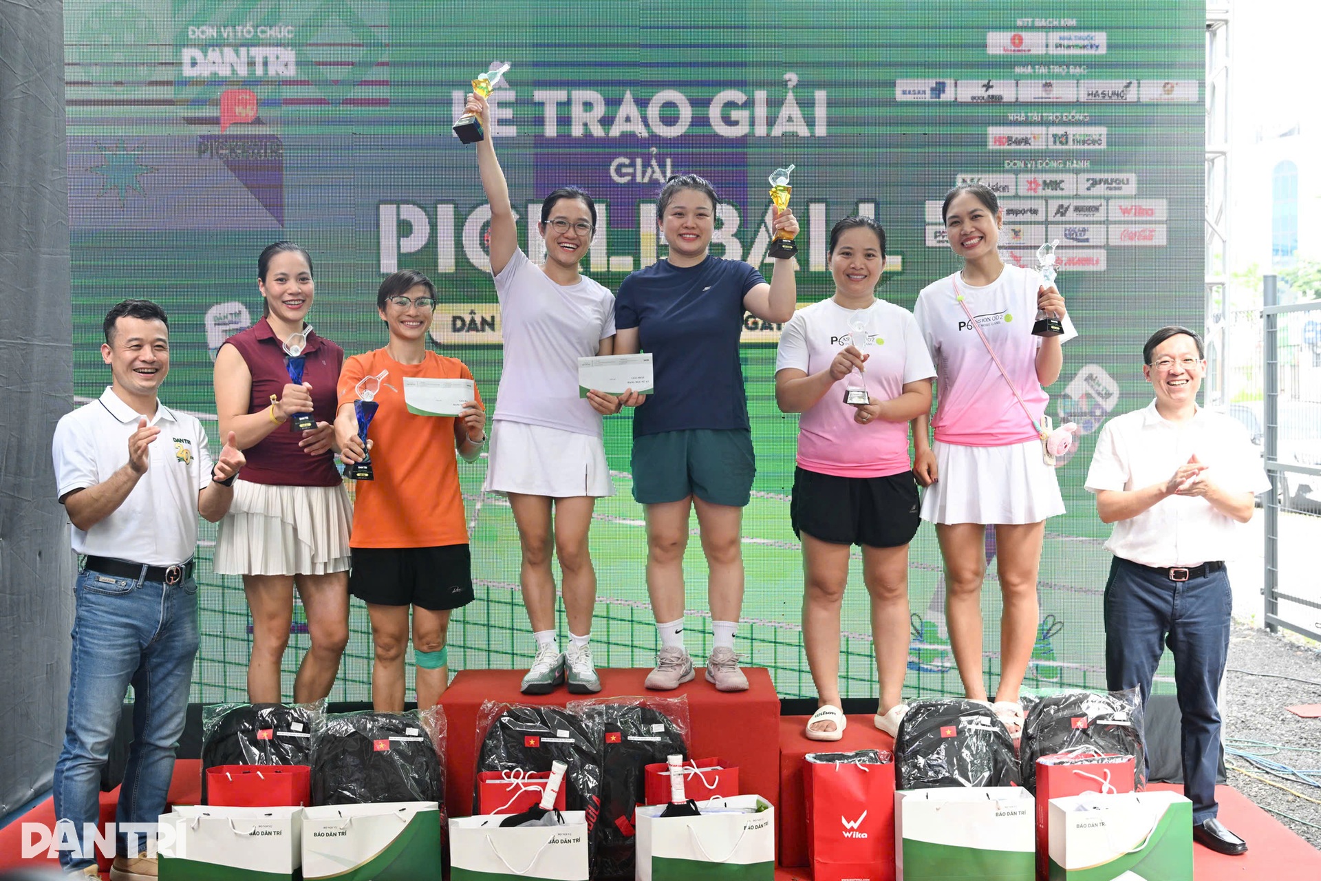 Cặp VĐV 2K chiến thắng đầy kịch tính trước ứng cử viên vô địch Hằng Adam - 18