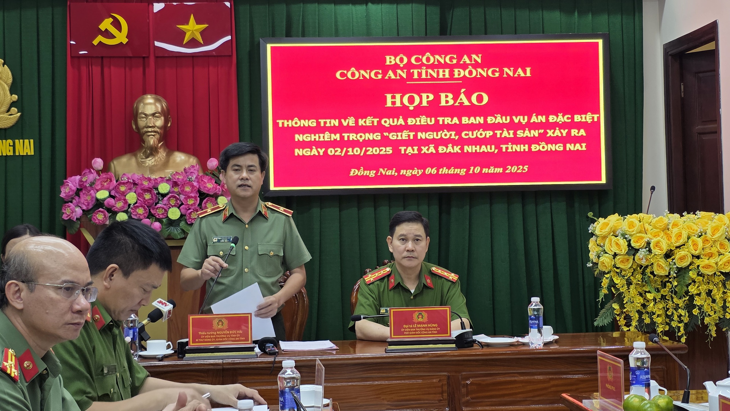 Vụ nghi phạm giết 3 người ở Đồng Nai: Hung thủ gây án bước đầu khai gì?- Ảnh 2. Vụ nghi phạm giết 3 người ở Đồng Nai: Hung thủ gây án bước đầu khai gì?- Ảnh 2.