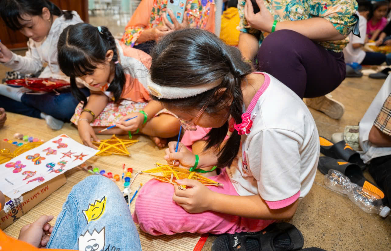 Quỹ Khởi sự từ tâm viết tiếp ‘Chuyện trăng non’ mùa 3 cho trẻ em yếu thế 3 Quỹ Khởi sự từ tâm viết tiếp ‘Chuyện trăng non’ mùa 3 cho trẻ em yếu thế - Ảnh 3.