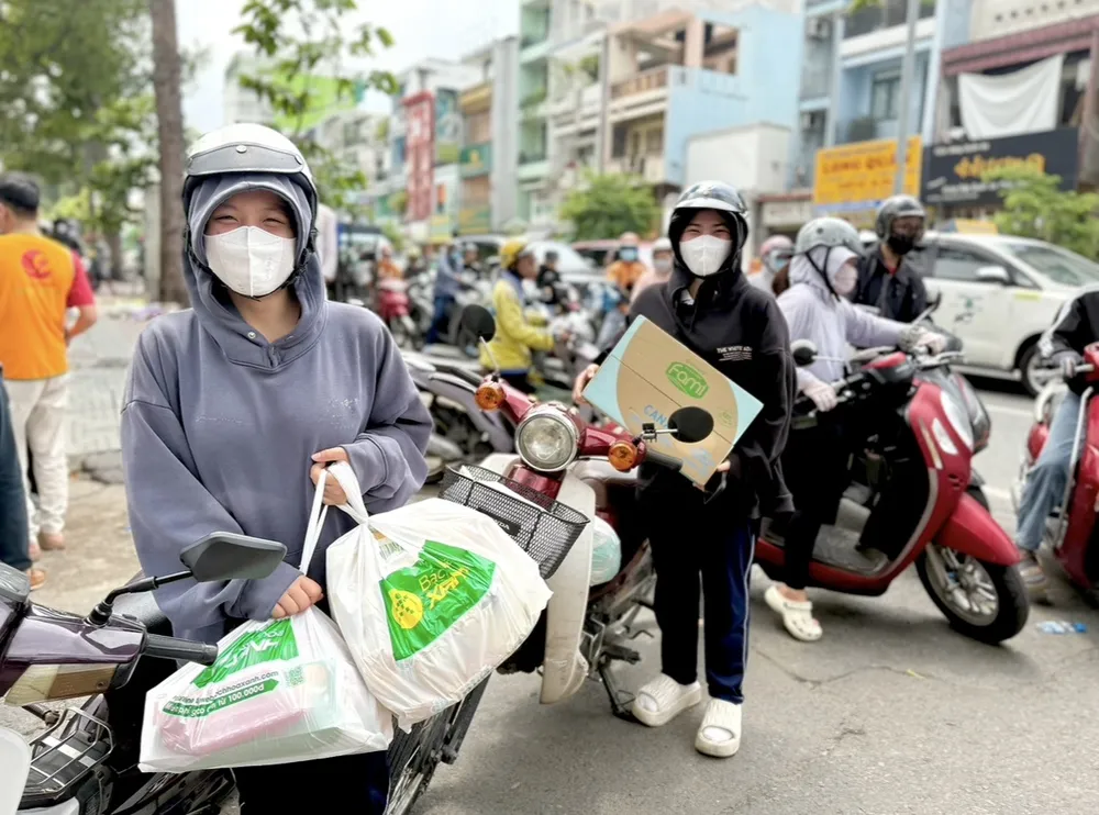 bà con vùng bão (16).jpg