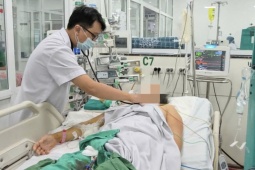 Cô đặc máu, nguy kịch chỉ sau vài ngày sốt cao do sốt xuất huyết