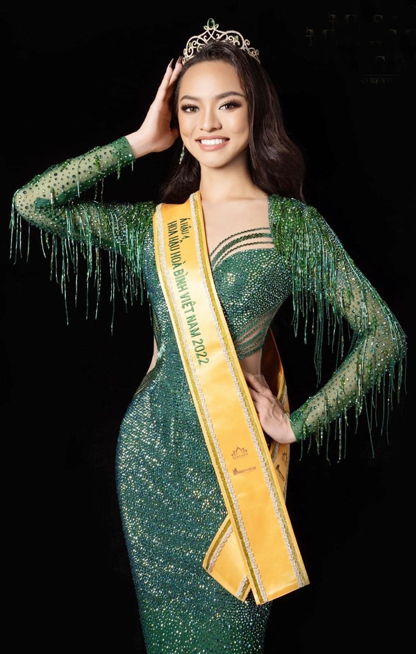Sau khi giành vương miện Á hậu 4 Miss Grand Vietnam 2022, Mai Ngô dần thay đổi hình ảnh.