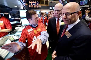 Nhà Glazer muốn bán MU cho Saudi Arabia với giá bao nhiêu?