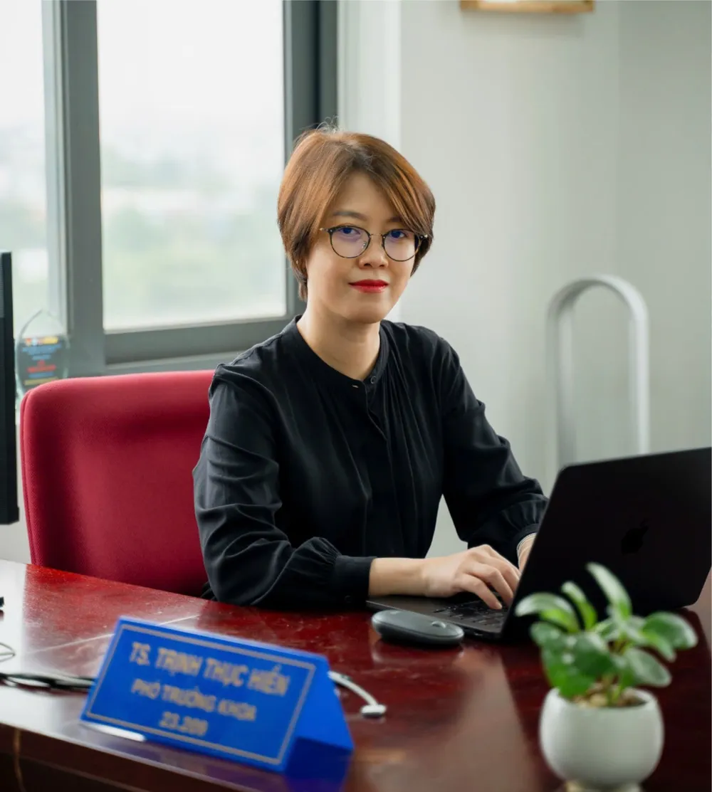 1760145214 59 Dao tao luat truoc thach thuc cong nghe Nen tang.webp