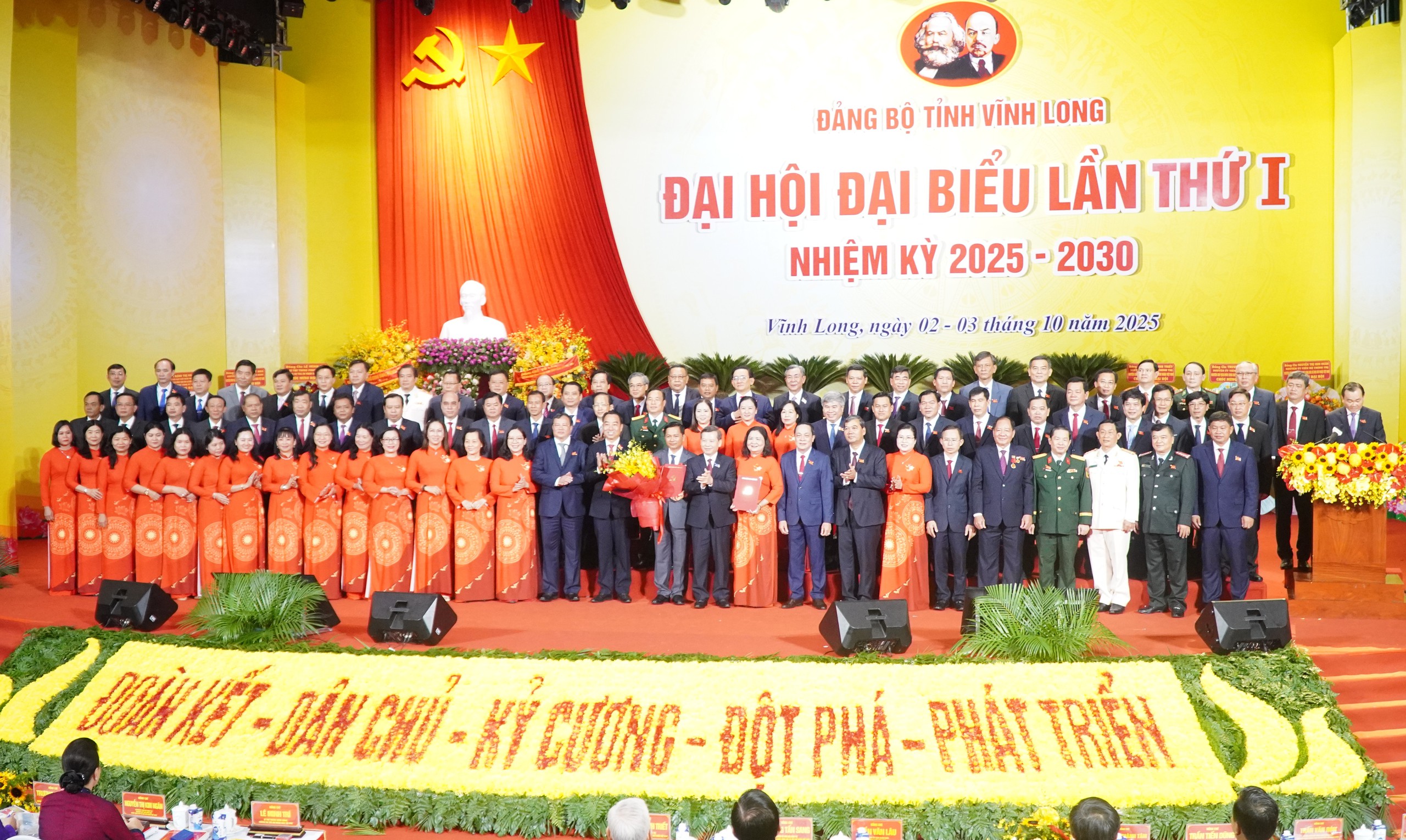 Chủ tịch TP.Cần Thơ được chỉ định giữ chức Bí thư Vĩnh Long 4 Chủ tịch TP.Cần Thơ được chỉ định làm Bí thư Vĩnh Long - Ảnh 4.