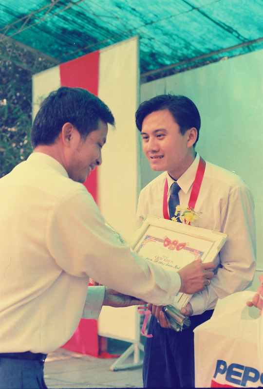 Cái chết bí ẩn của nam tài tử nổi tiếng nhất Vbiz, đồng nghiệp kể chuyện rùng mình sau tang lễ - Ảnh 3.