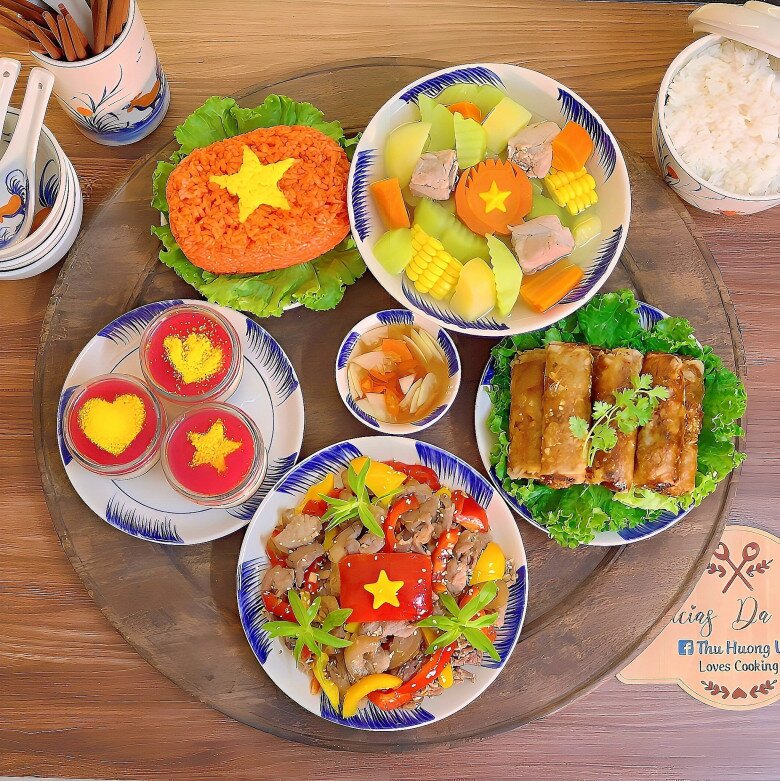 Mẹ đảm khoe loạt cơm yêu nước, mừng ngày giải phóng Thủ đô, nhìn mà muốn vào bếp nấu theo ngay - 3